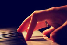 东升国际:B席即将迎来国家队百场,罗伯托-马丁内斯:明天他会进入首发.